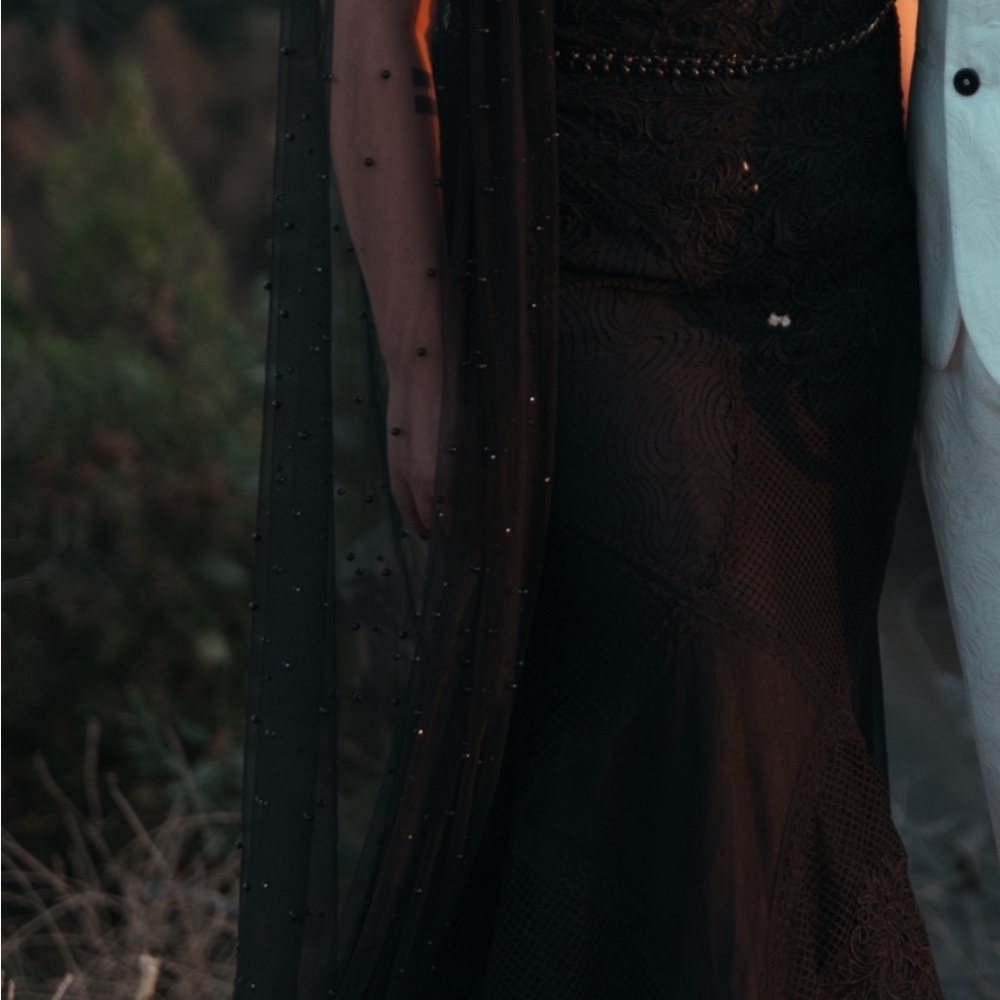 Mac Duggal Black Lace Formal Gown - Picture 2 of 2